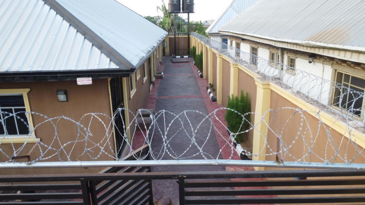 Living Green Apartments Airport Pick Up Benin City Exterior photo